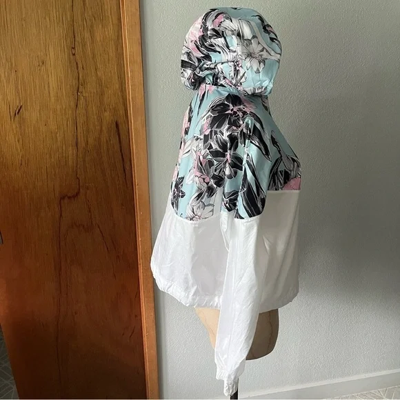 NIKE sz M HYPER FEMME White Cropped Windrunner Floral Print Windbreaker - Picture 12 of 15